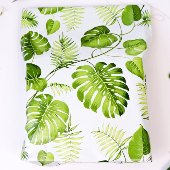 25 14X19X4 Flat Bottom Poly Mailers PRICE IS FIRM - Picture 6 of 7